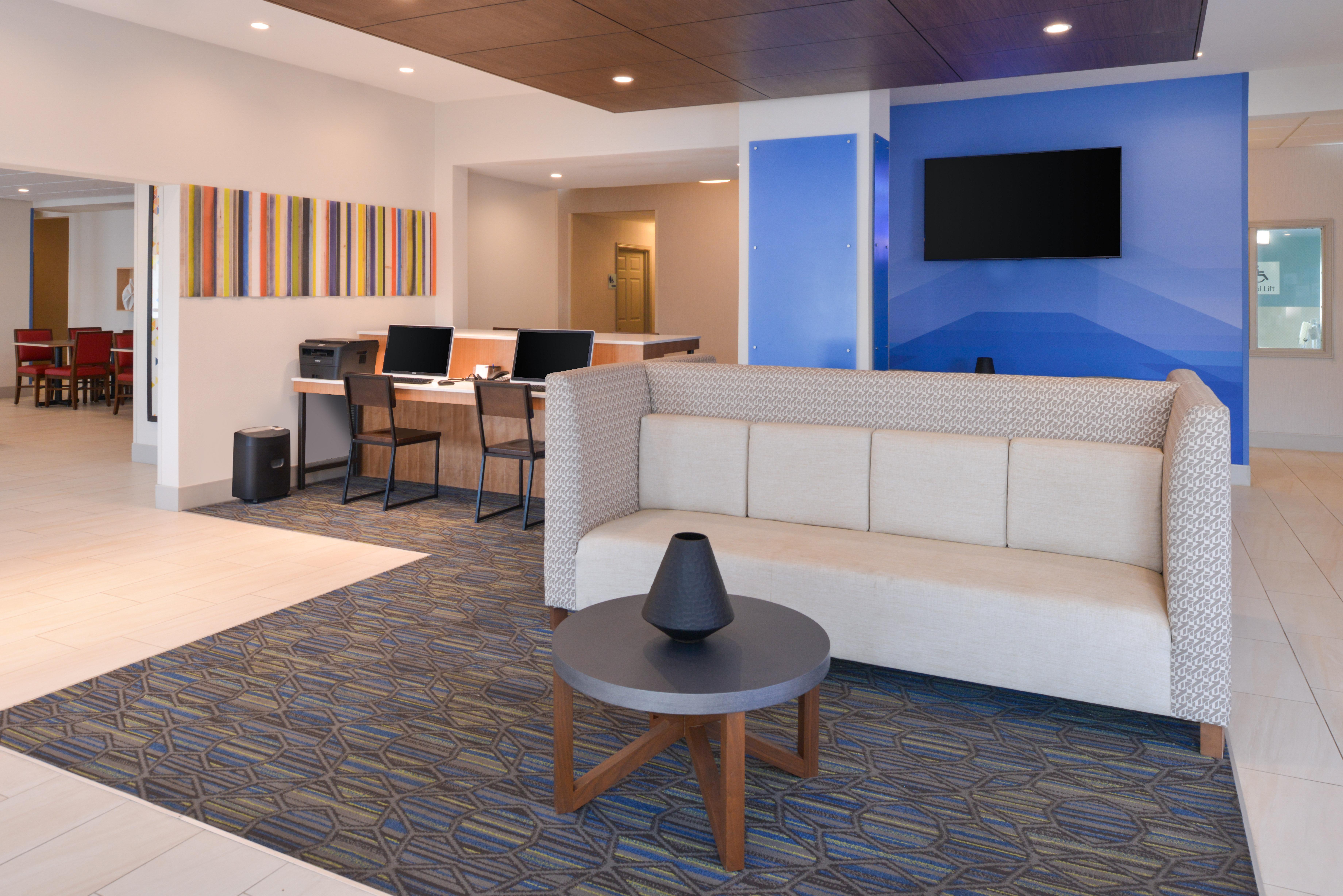 Holiday Inn Express & Suites - Omaha - 120Th And Maple By Ihg Zewnętrze zdjęcie