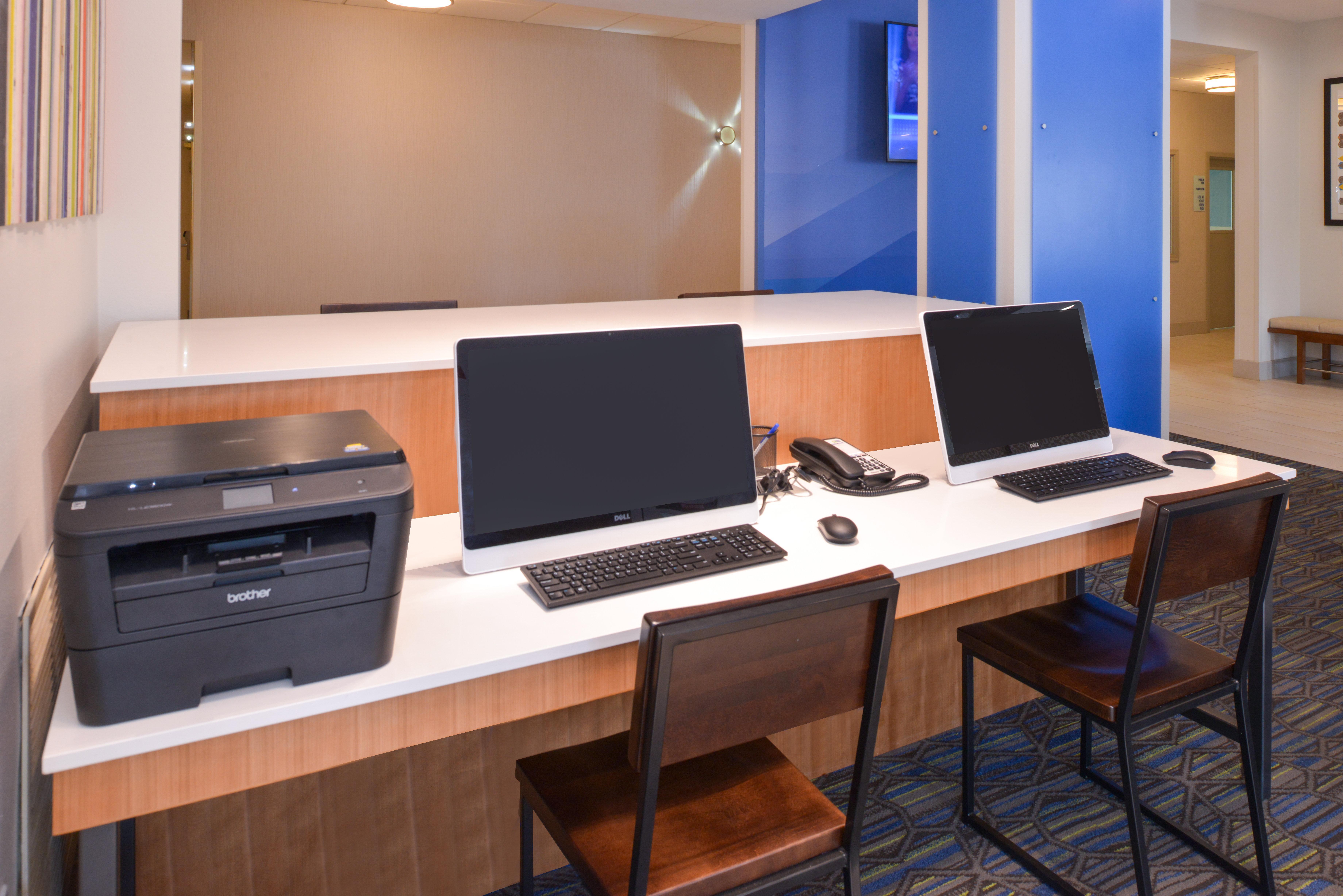 Holiday Inn Express & Suites - Omaha - 120Th And Maple By Ihg Zewnętrze zdjęcie