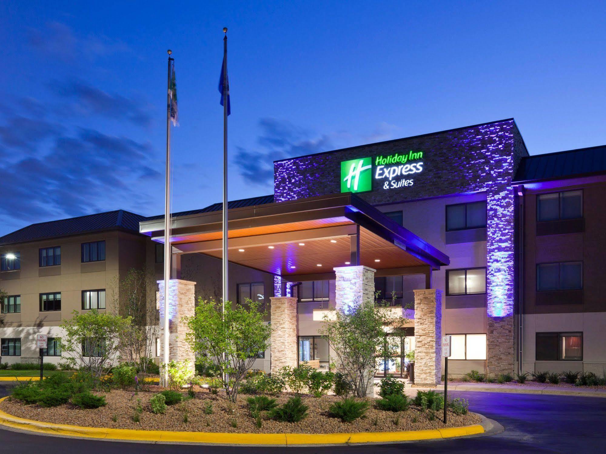 Holiday Inn Express & Suites - Omaha - 120Th And Maple By Ihg Zewnętrze zdjęcie